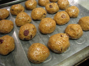 Almost raw healthy vegan cookie dough balls | www.StylishSpoon.com
