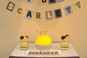 DIY birthday banner bumble bee black white yellow