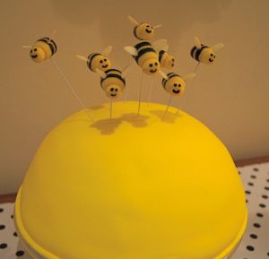 bumble bee cake toppers how-to tutorial sliced alm