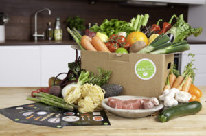 HelloFresh grocery delivery with ingredients for 3 meals | www.StylishSpoon.com