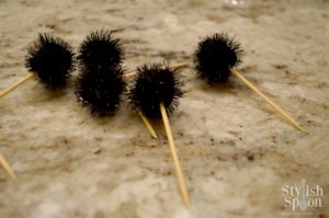 DIY Glittery Pom Pom Toothpicks | www.StylishSpoon.com