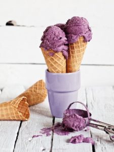Blackberry Ice Cream 2014 Pantone Color of the Year Radiant Orchid in Food | StylishSpoon.com