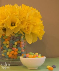 Spring daffodil jelly bean centerpiece for Easter | stylishspoon.com