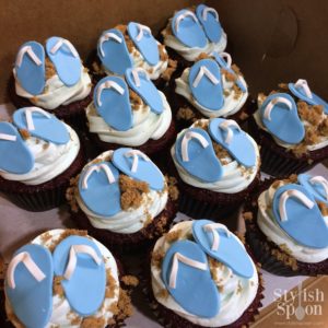 flip flop pool party beach theme cupcakes